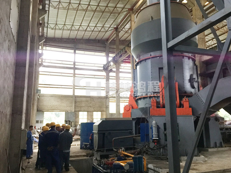 煤矸石破碎機(jī)，立式磨粉機(jī)，煤矸石磨粉機(jī)，立磨，磨粉機(jī)械，磨粉設(shè)備，桂林鴻程