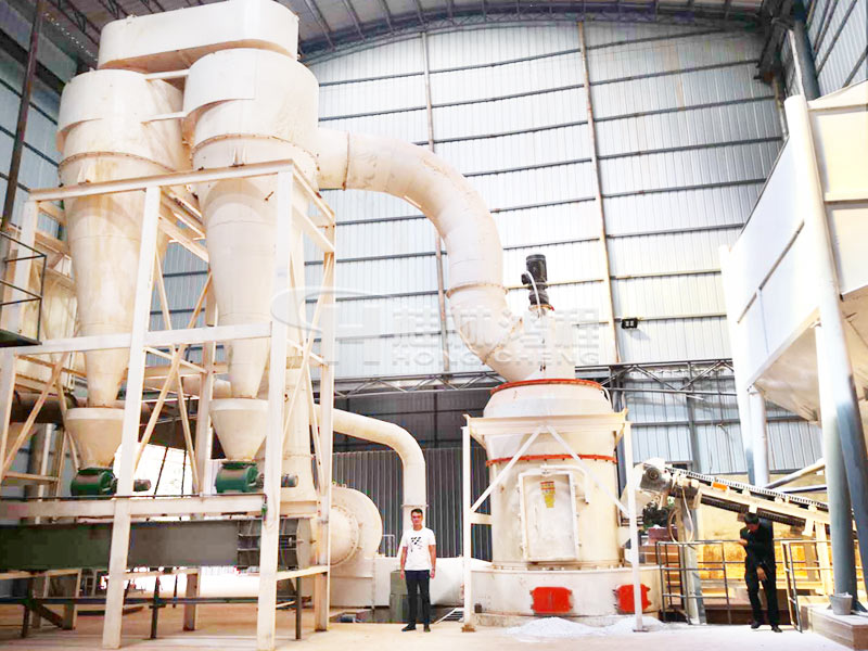 石灰石制粉工藝，石灰石雷蒙磨，HC1900客戶現(xiàn)場(chǎng)