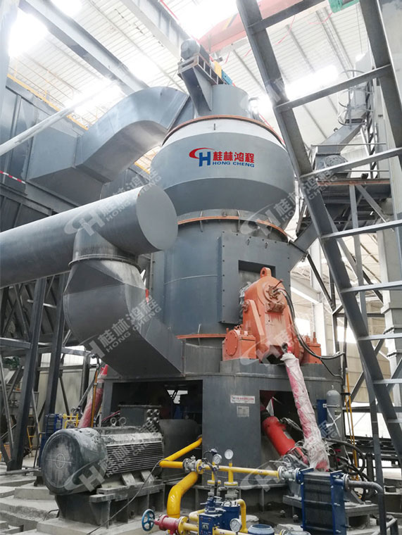 膨潤土磨粉機(jī)生產(chǎn)線，膨潤土磨粉機(jī)，磨粉機(jī)生產(chǎn)線，立式磨粉機(jī)客戶現(xiàn)場，磨粉機(jī)廠家