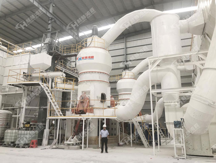 3000目超細(xì)磨粉機(jī)，超細(xì)立式磨粉機(jī)，超細(xì)立磨，超細(xì)立式磨，磨粉機(jī)廠家，磨粉機(jī)價(jià)格，客戶(hù)現(xiàn)場(chǎng)