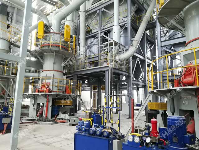 硅藻土設(shè)備超細(xì)磨粉機(jī)，硅藻土磨粉機(jī)，超細(xì)磨粉機(jī)，超細(xì)立式磨粉機(jī)，超細(xì)立磨，磨粉機(jī)廠家