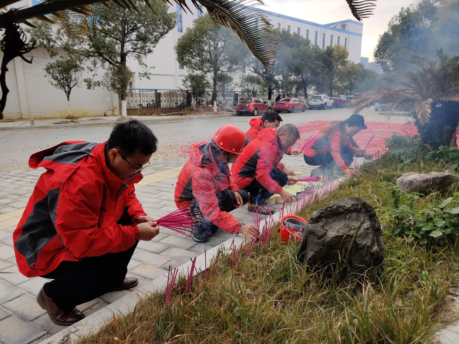 正月初八，開工大吉，祝桂林鴻程：生意興隆，牛年大展宏圖！